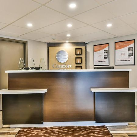 Comfort Inn Montreal Aeroport Pointe-Claire Bagian luar foto