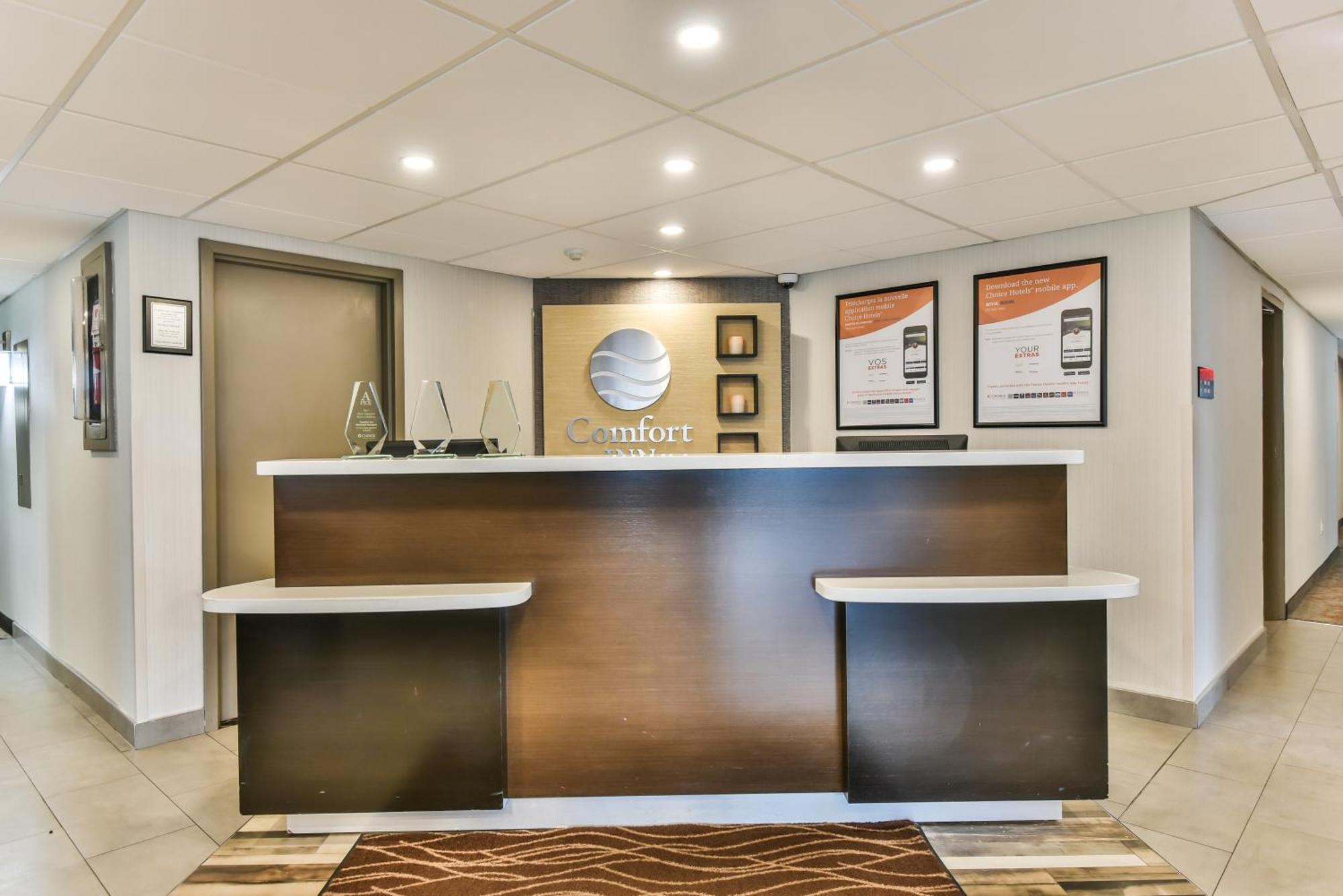 Comfort Inn Montreal Aeroport Pointe-Claire Bagian luar foto