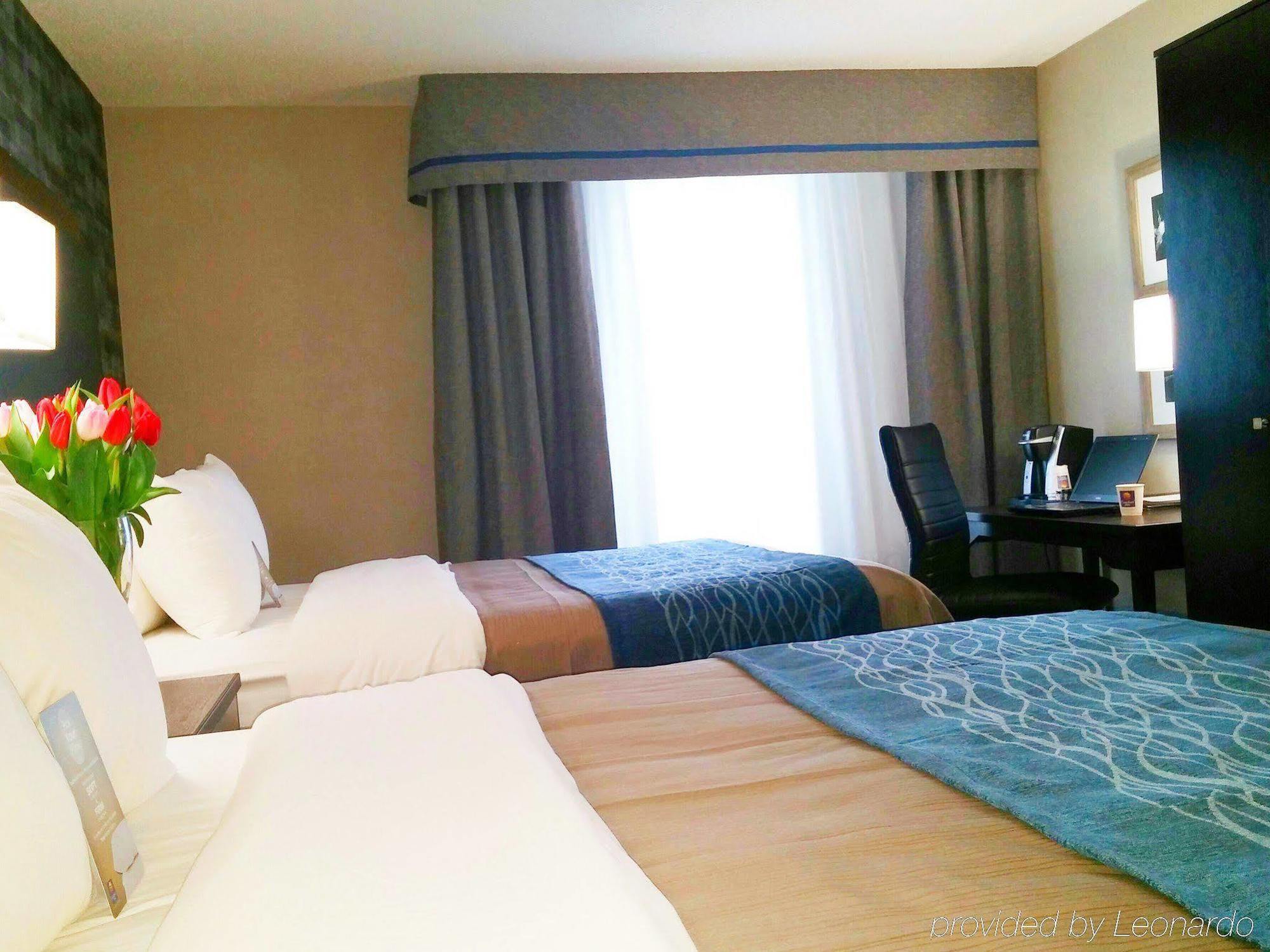 Comfort Inn Montreal Aeroport Pointe-Claire Bagian luar foto